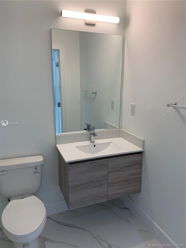 Foto del edificio - 4100 Davie Rd