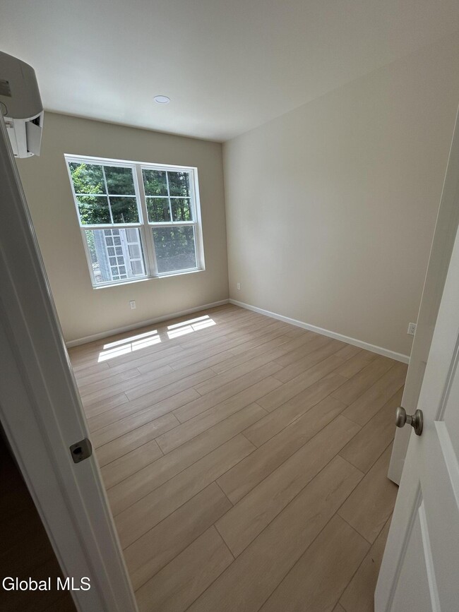 Building Photo - 4219 Menga Dr