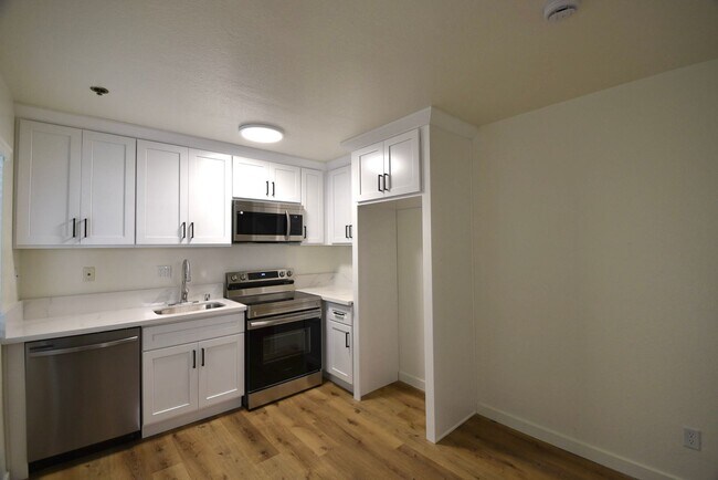 Building Photo - 14033