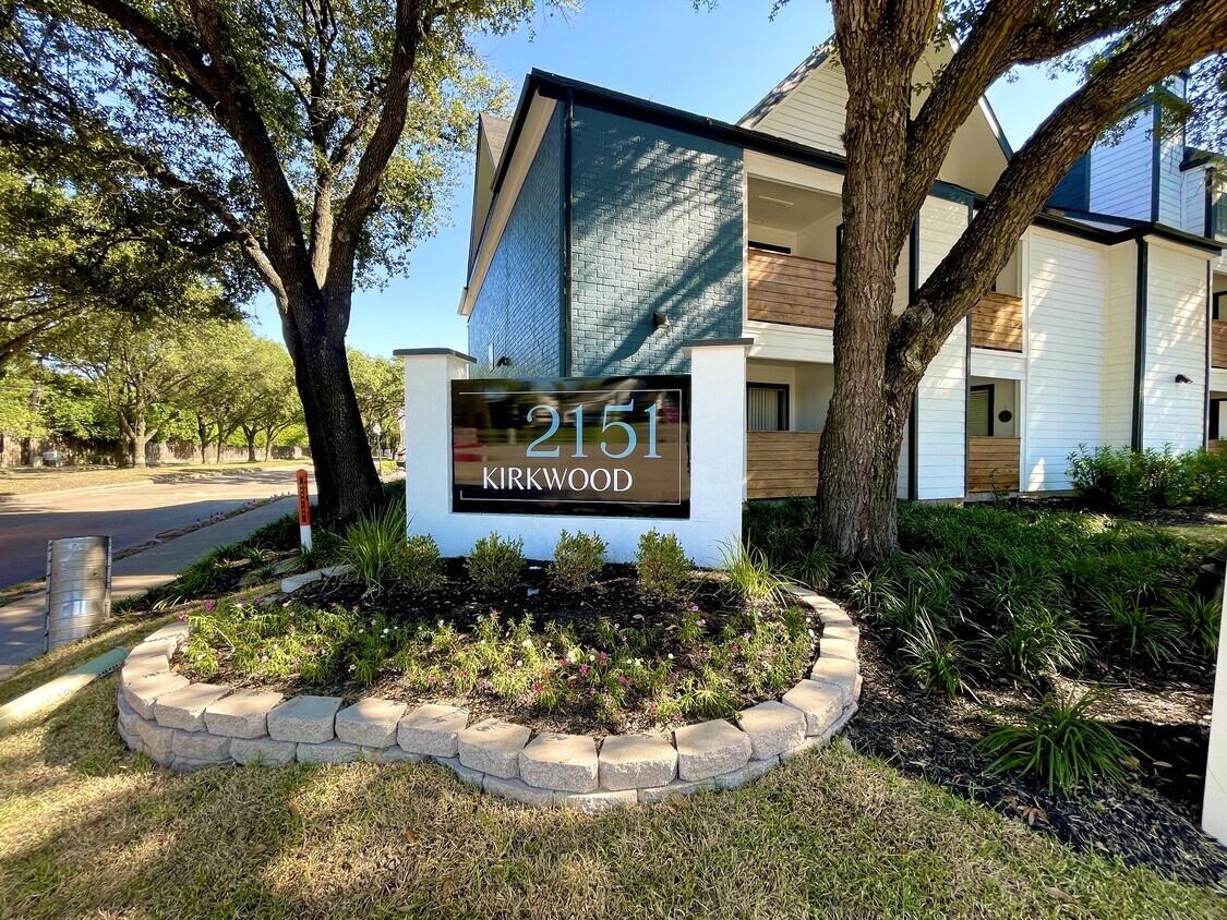 2151 S Kirkwood Dr, Houston, TX 77077