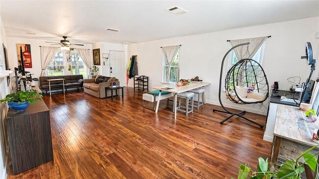 Building Photo - 1405 Sheltie Ln