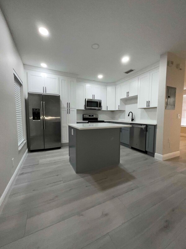 Foto del edificio - 30237 Swinford Ln