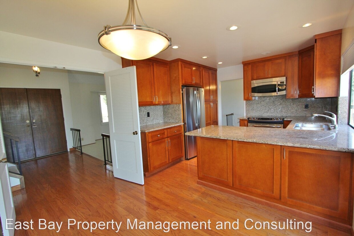 Primary Photo - 4 br, 2.5 bath House - 3905 Brookdale Blvd.