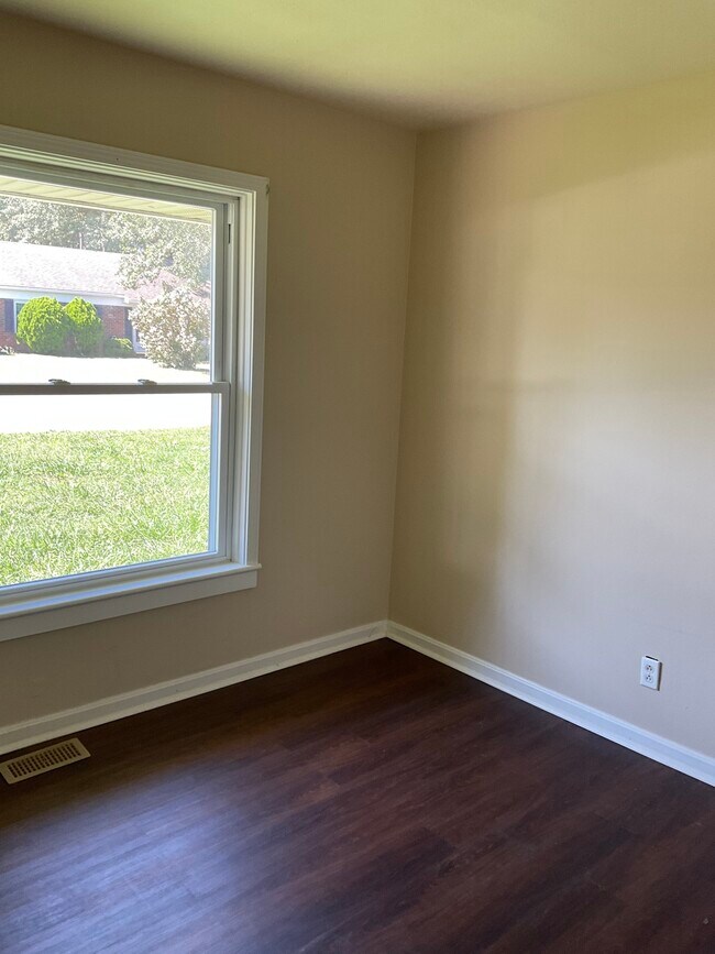 Foto del edificio - 3713 Winchester Dr