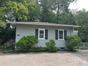 Building Photo - 139 Cove Neck Rd