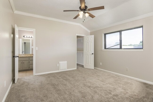 Building Photo - 6219 Ray Dr