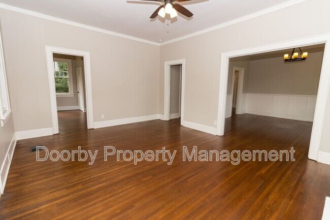 Foto del edificio - 2300 Elmendorf St