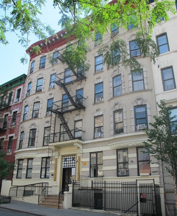 Foto del edificio - 524-526 W 159th St