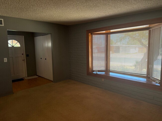 Foto del edificio - 3412 S Jessica Ave