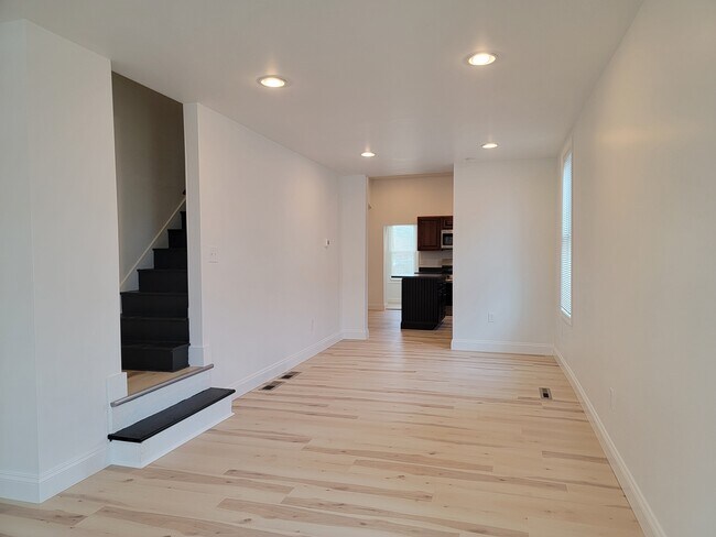 Foto del edificio - 113 E Chestnut St