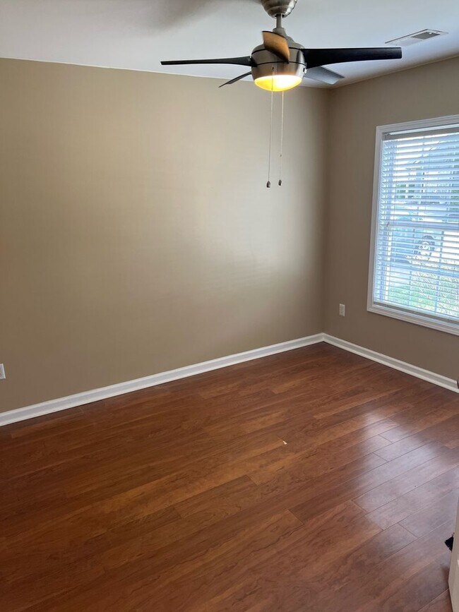 Foto del edificio - Pinecrest Two Bedroom Home