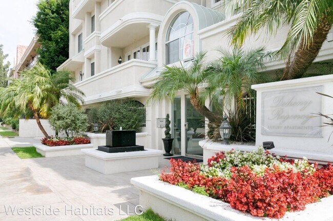 Building Photo - 114 N Doheny Dr