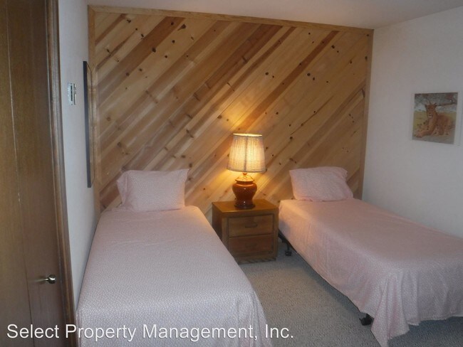 Building Photo - 3 br, 2 bath  - 14262 Davos Drive