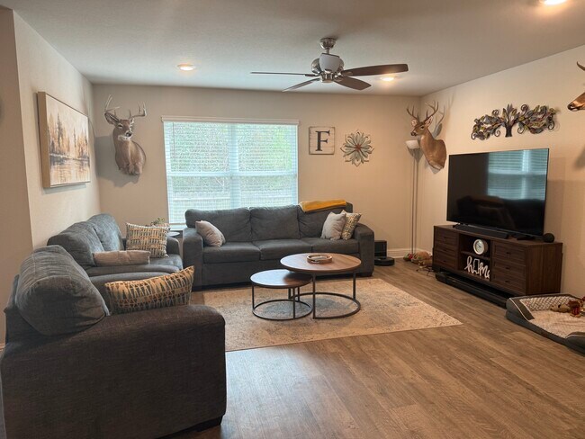 Building Photo - 6439 Eastland Cir