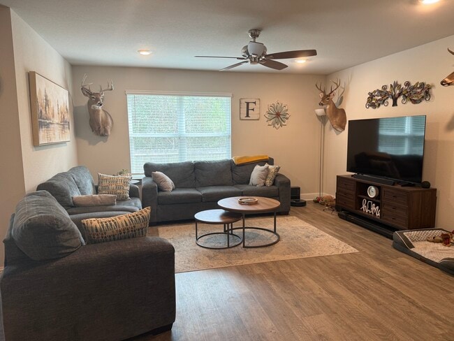 Photo - 6439 Eastland Cir House