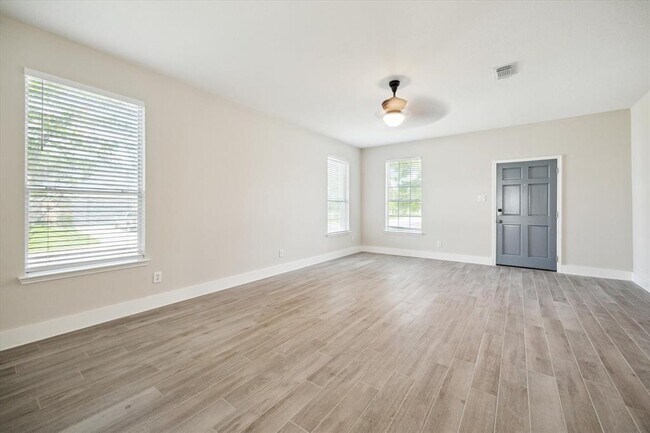 Foto del edificio - 22035 Holly Branch Dr