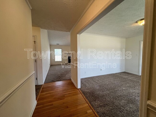 Building Photo - 121 Bugle Call Dr