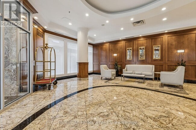 Photo du bâtiment - 242 Rideau St