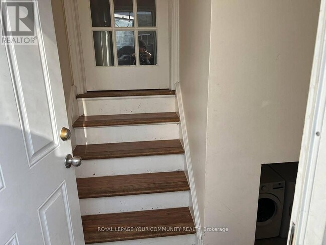 Photo du bâtiment - 299 Towercrest Dr