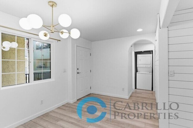 Foto del edificio - 5055 Collwood Blvd