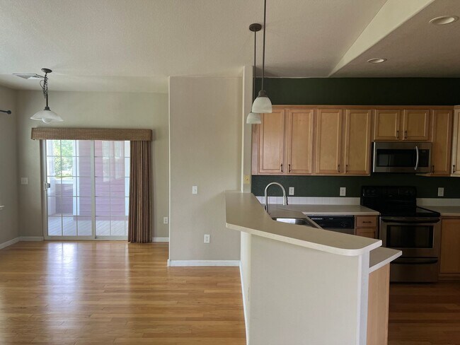 Foto del edificio - Fantastic 2 bedroom Condo Avail NOW