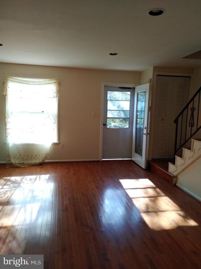 Building Photo - 8509 Imperial Dr