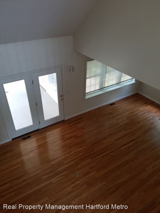 Building Photo - 3 br, 2.5 bath House - 17 Baldwin Dr