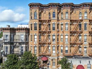 Building Photo - 224 48th St
