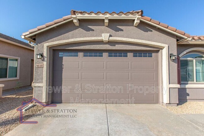 Building Photo - 9638 E Tesla Ave