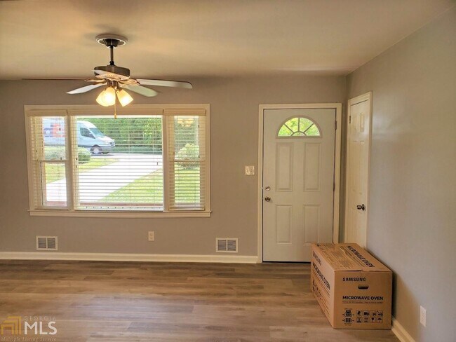 Foto del edificio - 4867 Flint Hill Rd SW