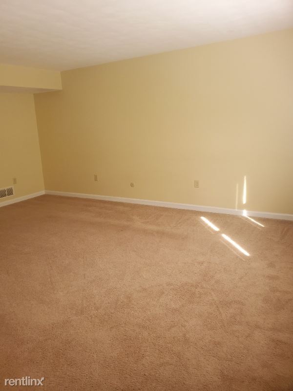 Building Photo - 2 br, 1.5 bath Townhome - 3334 Lynnwood Dr