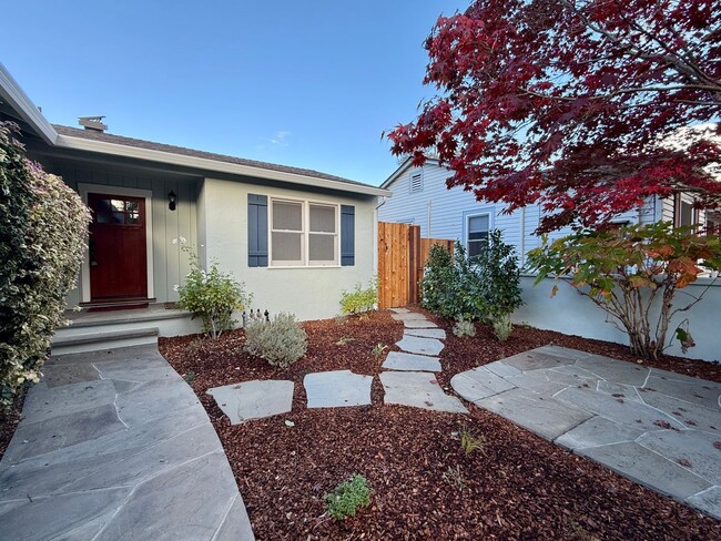 Foto del edificio - Beautifully Renovated Silicon Valley Home ...