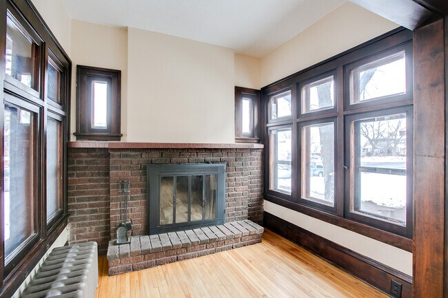 Building Photo - 4244 Chicago Ave