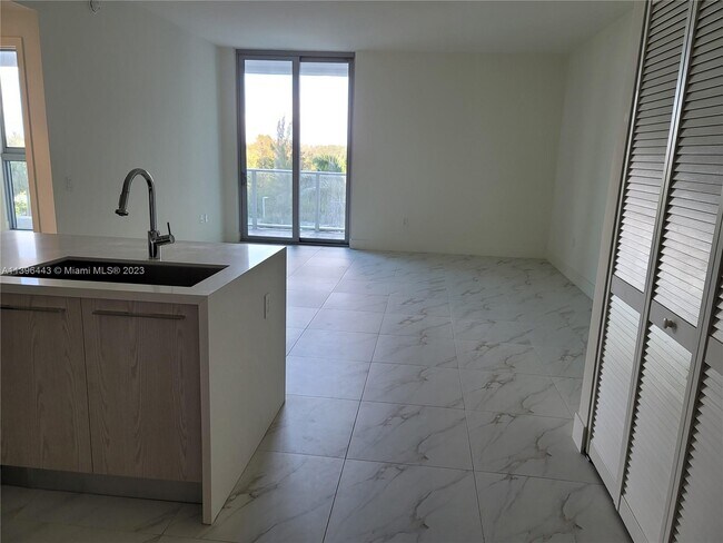 Building Photo - 2000 Metropica Way