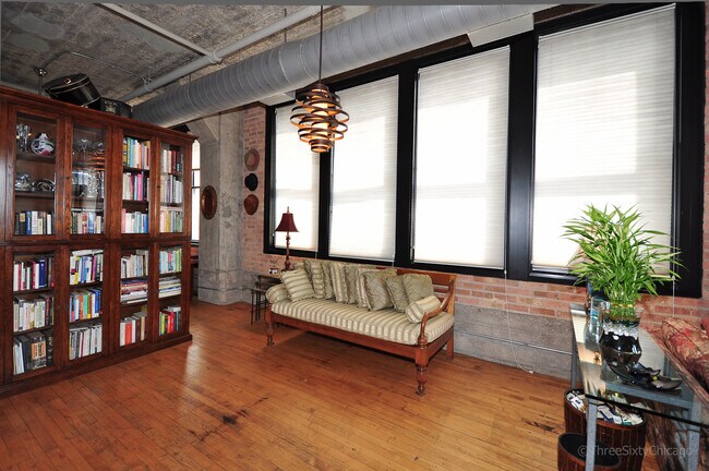 Foto del edificio - 711 W Jackson Blvd