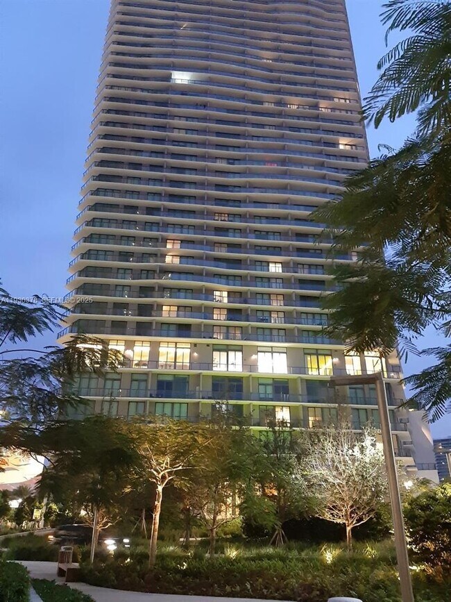 Foto del edificio - 501 NE 31st St