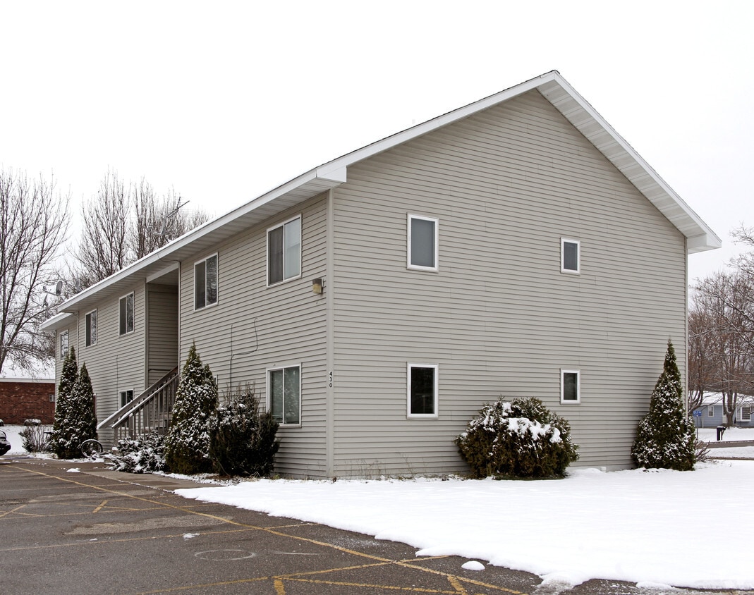 5 Unit Multifamily Apartments in Cokato, MN
