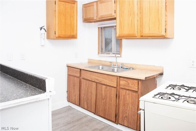 Building Photo - 923 Baughman St