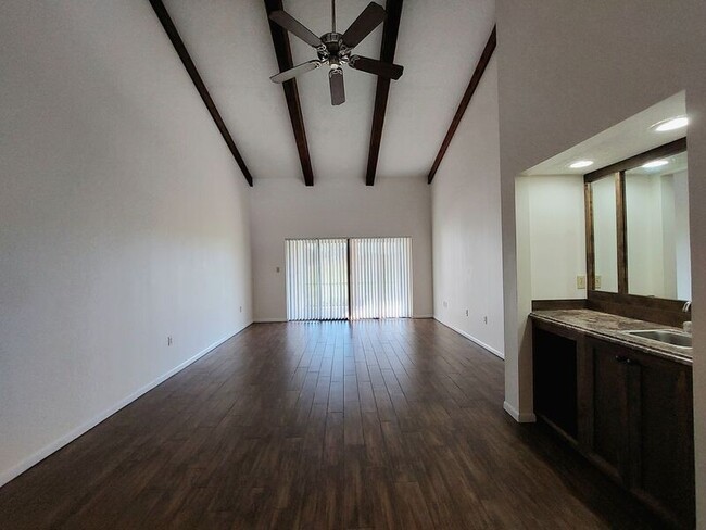 Building Photo - 5225 Imperial Lakes Blvd