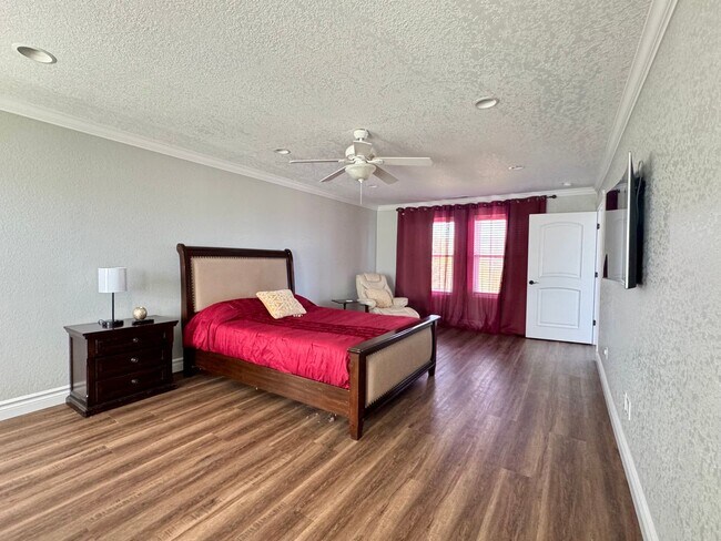 Foto del edificio - 130 Ridge Dr