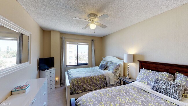 Foto del edificio - 3 br, 2 bath Condo - 14110 Gulf Boulevard 303