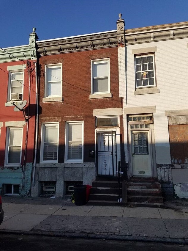 Primary Photo - 2315 N Park Ave