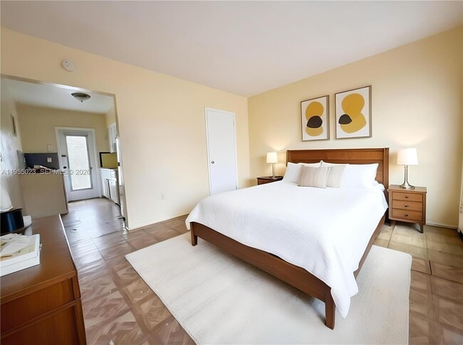 Building Photo - 1630 SW 4th St