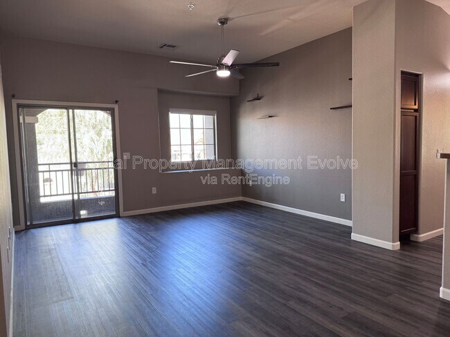 Foto del edificio - 2150 W Alameda Rd