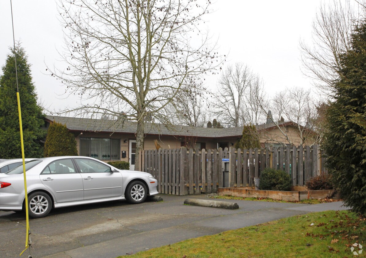 Primary Photo - 13415 SW Jenkins Rd