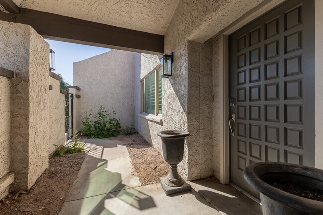 Foto del edificio - 4938 N 74th St