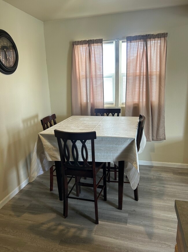 Building Photo - 1109 Alder St