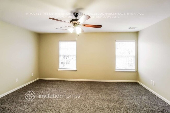 Building Photo - 2860 Englewood Dr