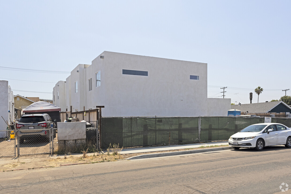 Building Photo - Park Avenue Apartments