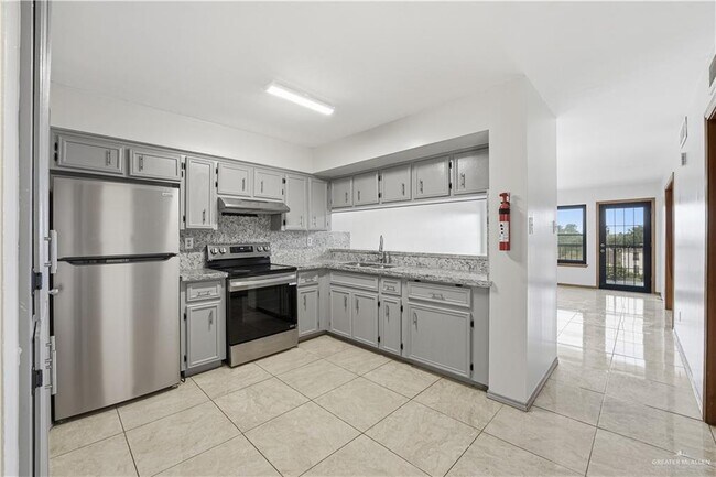 Foto del edificio - 16 Ashley Dr